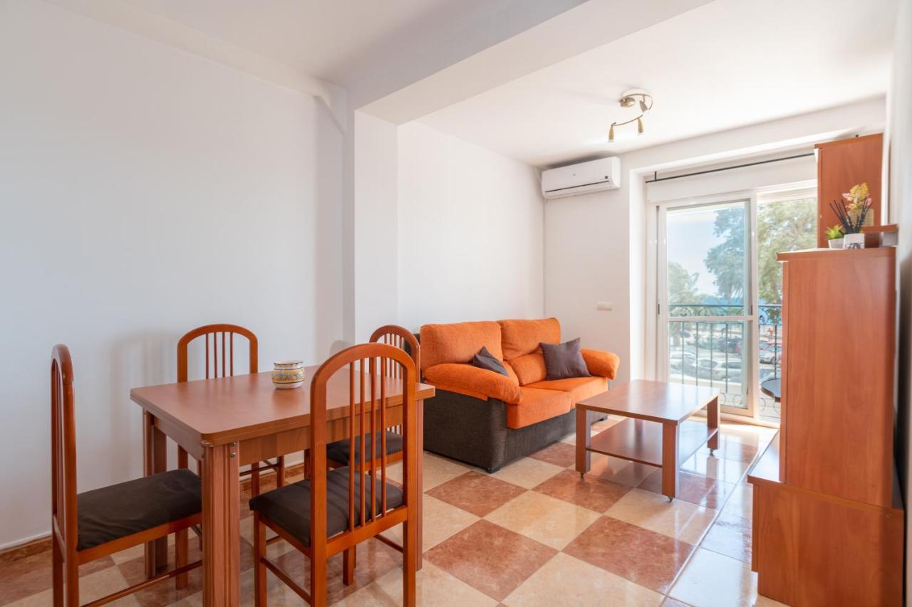 Renthas Pedregalejo Beach Apartments マラガ エクステリア 写真