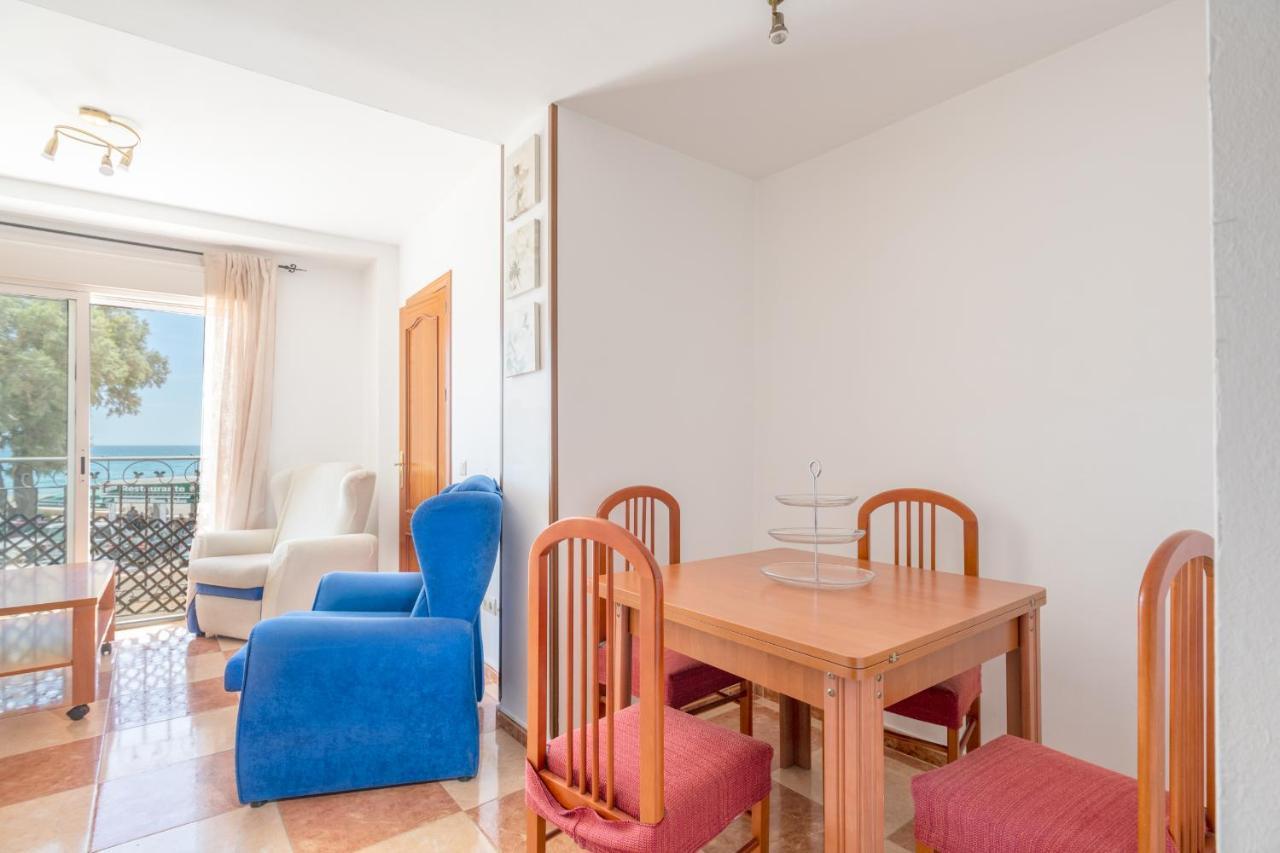 Renthas Pedregalejo Beach Apartments マラガ エクステリア 写真