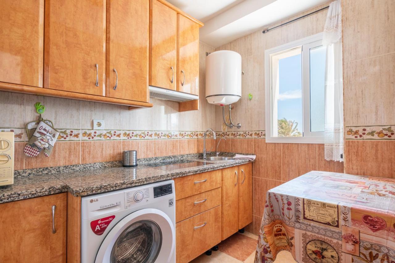 Renthas Pedregalejo Beach Apartments マラガ エクステリア 写真