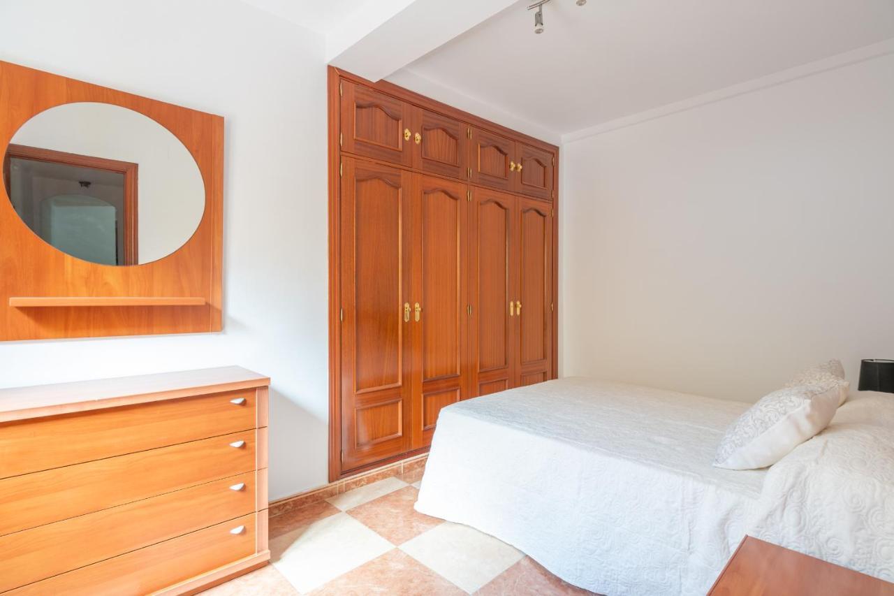 Renthas Pedregalejo Beach Apartments マラガ エクステリア 写真