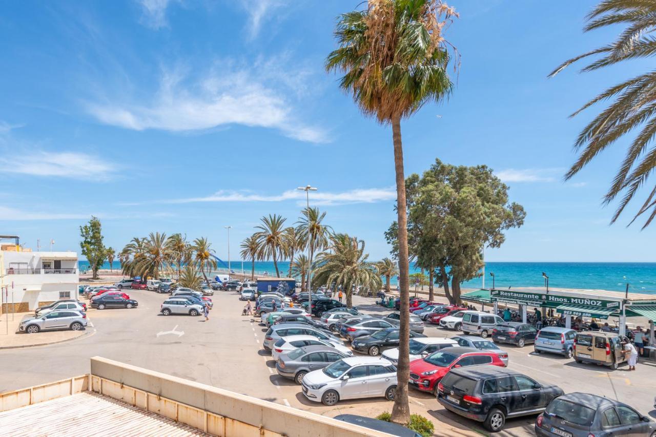 Renthas Pedregalejo Beach Apartments マラガ エクステリア 写真