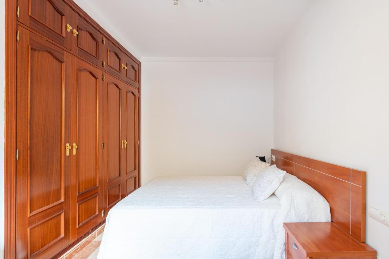 Renthas Pedregalejo Beach Apartments マラガ エクステリア 写真