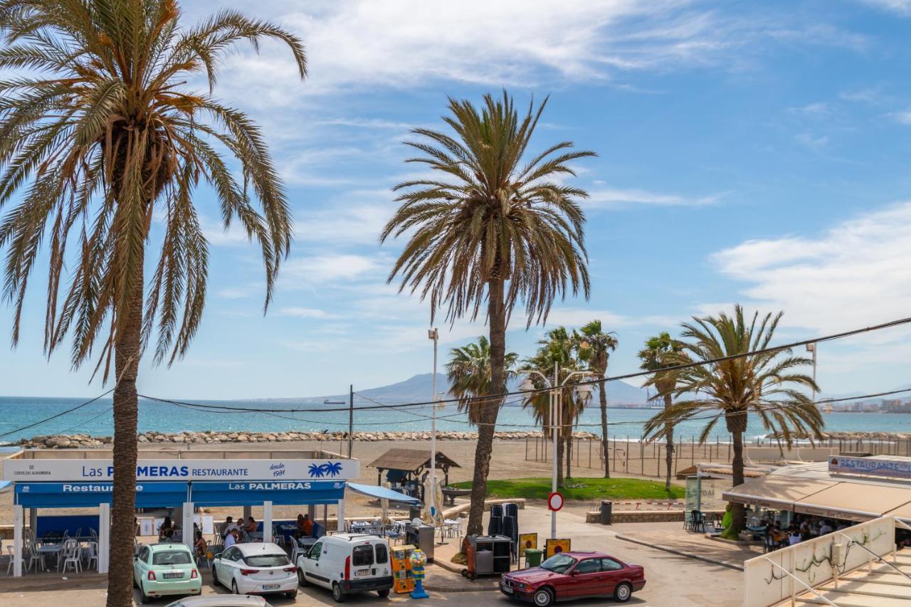 Renthas Pedregalejo Beach Apartments マラガ エクステリア 写真
