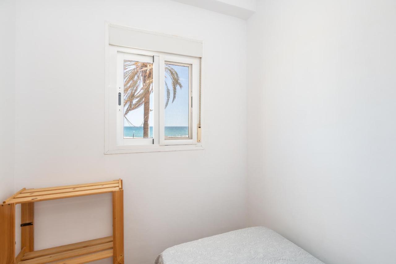 Renthas Pedregalejo Beach Apartments マラガ エクステリア 写真