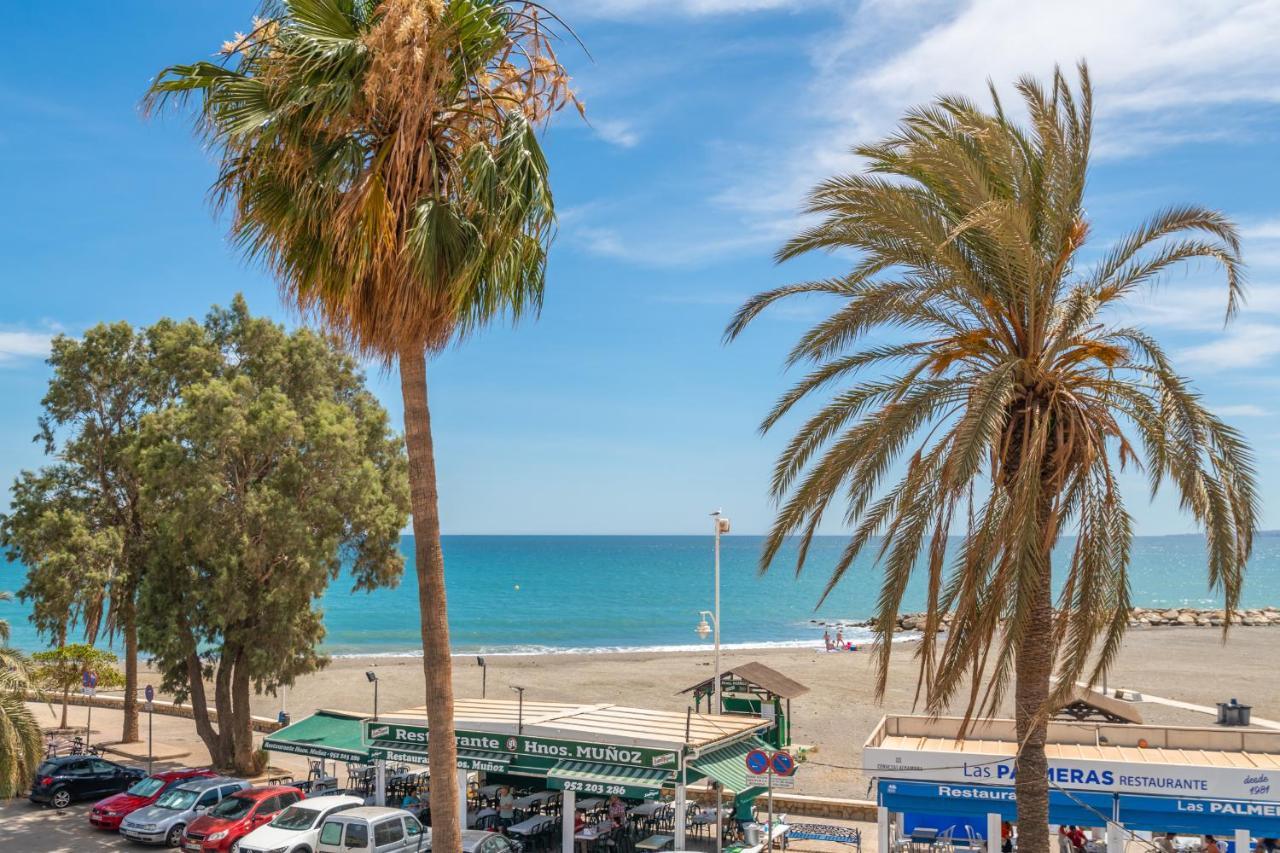 Renthas Pedregalejo Beach Apartments マラガ エクステリア 写真